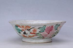 002957“吉利出品”款釉上彩花鸟纹碗