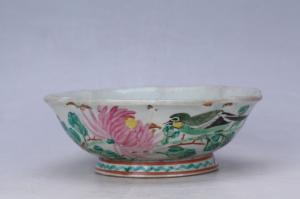 002963“信美督造”款彩绘花鸟纹花口碗