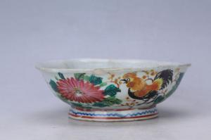 002971“吴炳顺”款“庚鸟初鸣”釉上彩公鸡纹碗