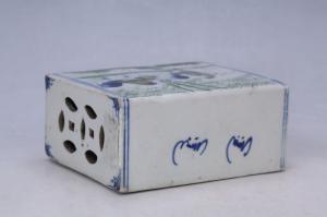 002877“元生”款蓝绿彩公鸡纹枕