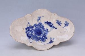 002893蓝彩花鸟纹海棠式盘