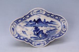 002895蓝彩山水纹海棠式盘
