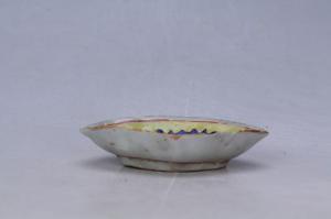 002994粉彩花卉纹菱形碟