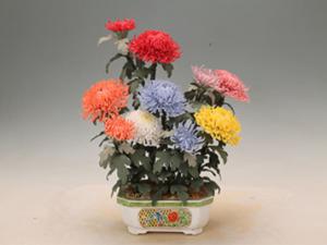 003105吴维木《五彩菊花》瓷塑