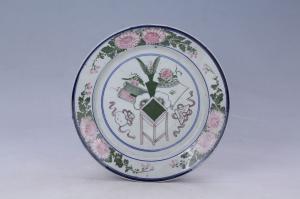 003133“兴记”款青花红绿彩博古纹盘