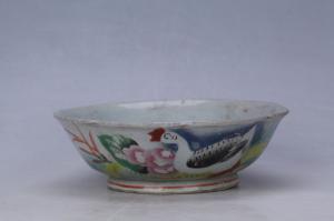 003036“永和督造”款釉上彩狮头鹅纹花口碗