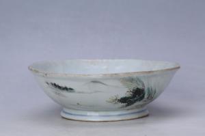003045“东凤南馨园”款釉上彩山水纹花口碗