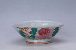 003159“陈才林”釉上五彩花卉纹花口碗