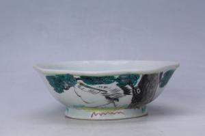003057“振成号置”釉上彩松鹤纹花口碗