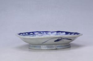 003058青花花卉纹花口盘