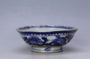 003068蓝彩花叶纹花口碗