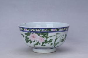 003079“两玉”款红绿彩花鸟纹碗