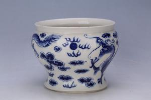 003210“永和”款蓝彩双龙戏珠纹炉
