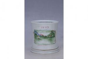 003263“1949”“恒春出品”款彩绘风景图带罩油灯