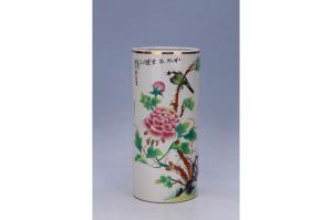 003287“癸酉夏月如合出品”款五彩花鸟纹筒瓶
