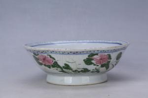 003091“永昌”款青花红绿彩花卉纹花口碗