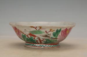 003093“枫溪信美”款五彩花鸟纹花口碗