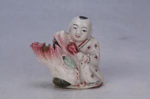003382彩塑童子水注