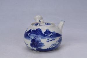003459蓝彩山水纹把壶
