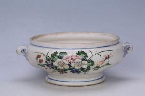 002863“中国磁品枫溪厂制鸿记”款大窑五彩花卉纹盅