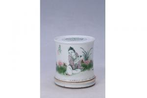 002643“恒春出品”款青花红绿彩人物纹带罩油灯